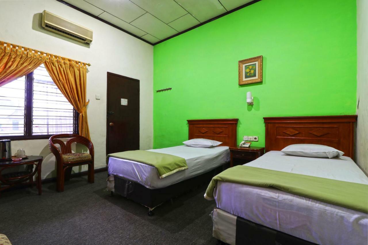 Hotel Sumatera Медан Екстер'єр фото