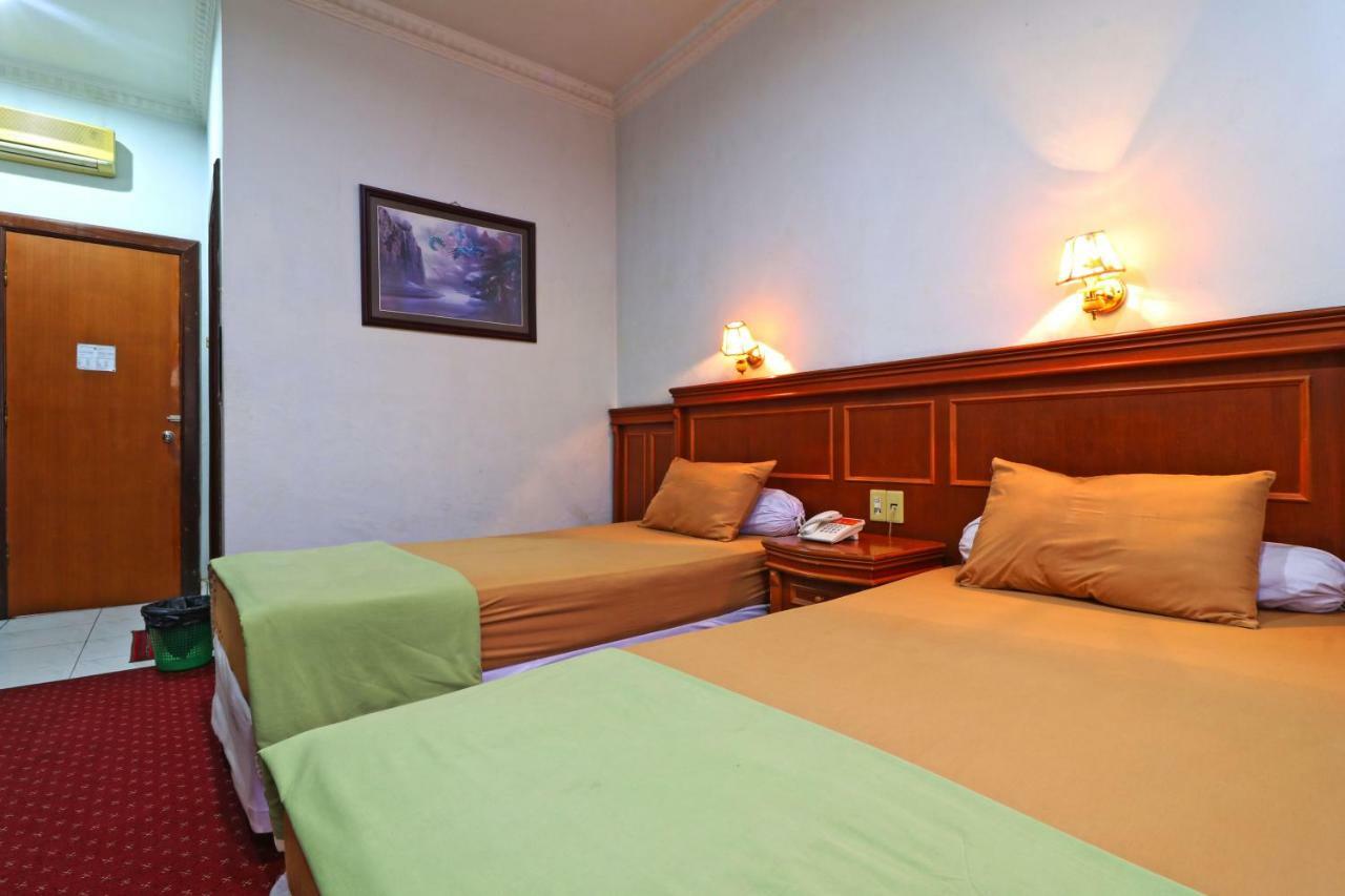 Hotel Sumatera Медан Екстер'єр фото