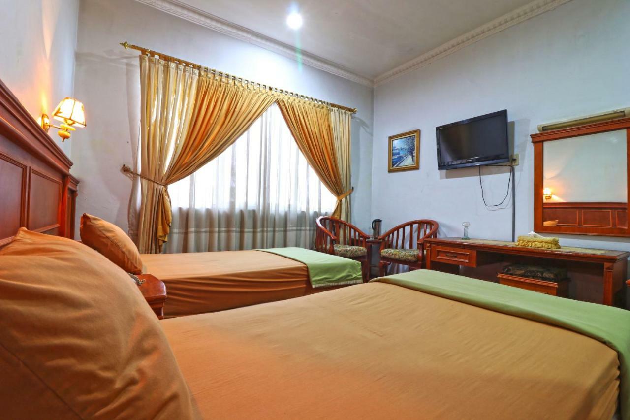 Hotel Sumatera Медан Екстер'єр фото