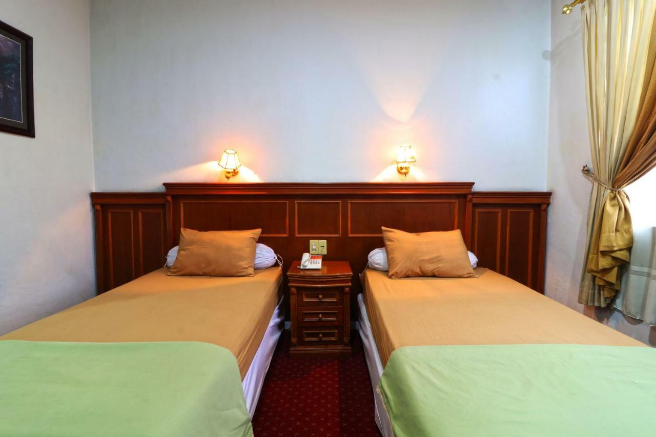 Hotel Sumatera Медан Екстер'єр фото